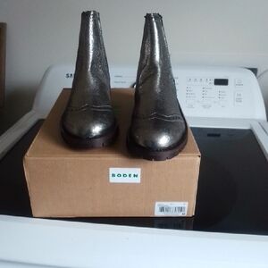NWT NIB Boden Brogue Chelsea Metallic Ankle Booties